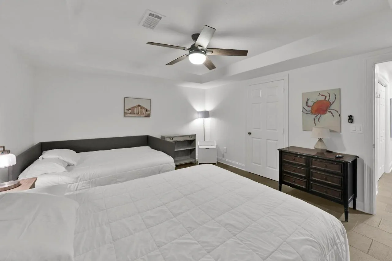 Aegean 104 - Updated Aegean Gulf Front Property Destin United States