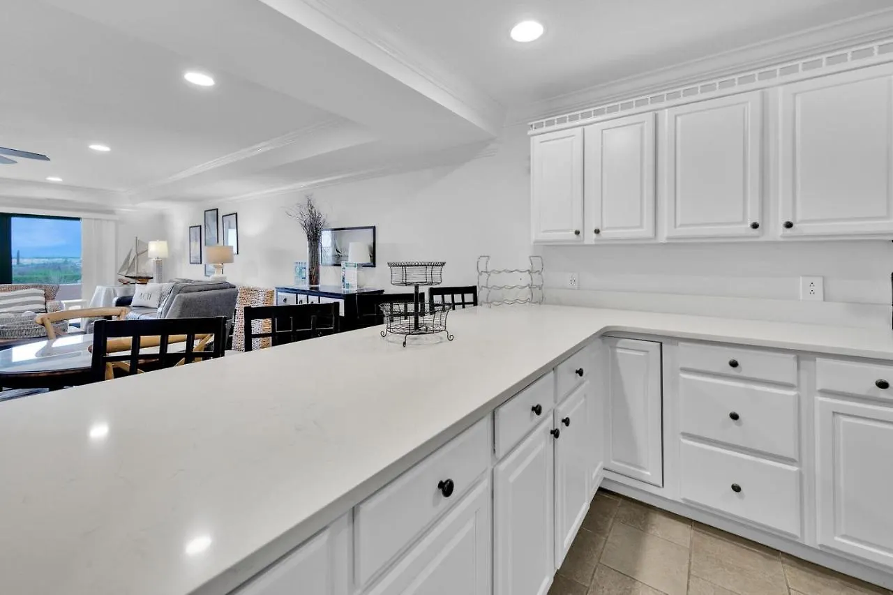 Aegean 104 - Updated Aegean Gulf Front Property Destin 0*,